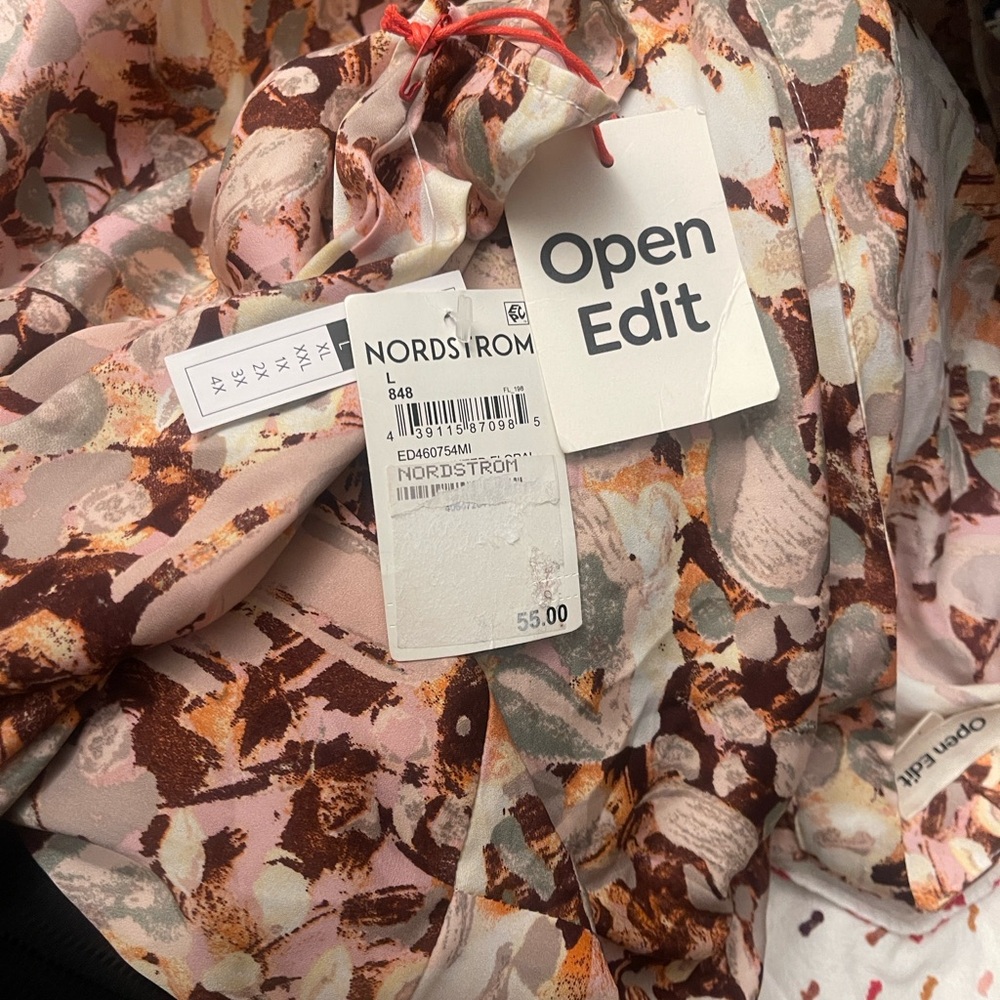 Elegant Floral Tie-Front Blouse - Picture 2 of 5